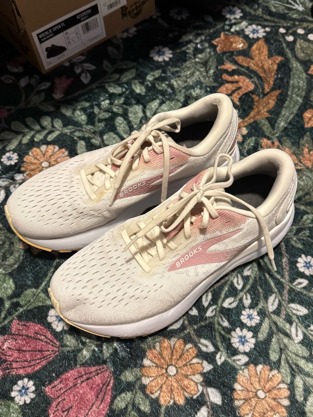 Brooks Ghost
